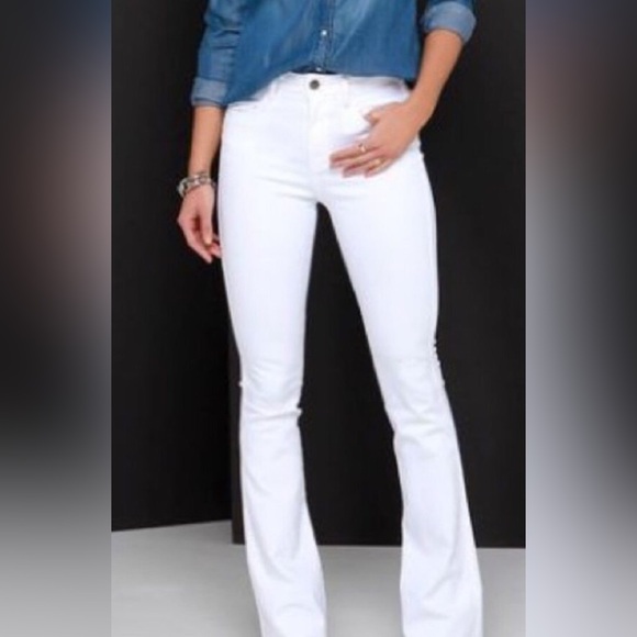 NWT- Bebe white distressed jeans - Picture 2 of 12